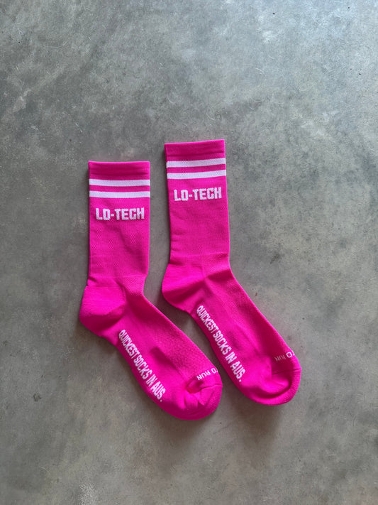 RUN TECH SOCKS PERFECT FOR RUNNING (NEON PINK)