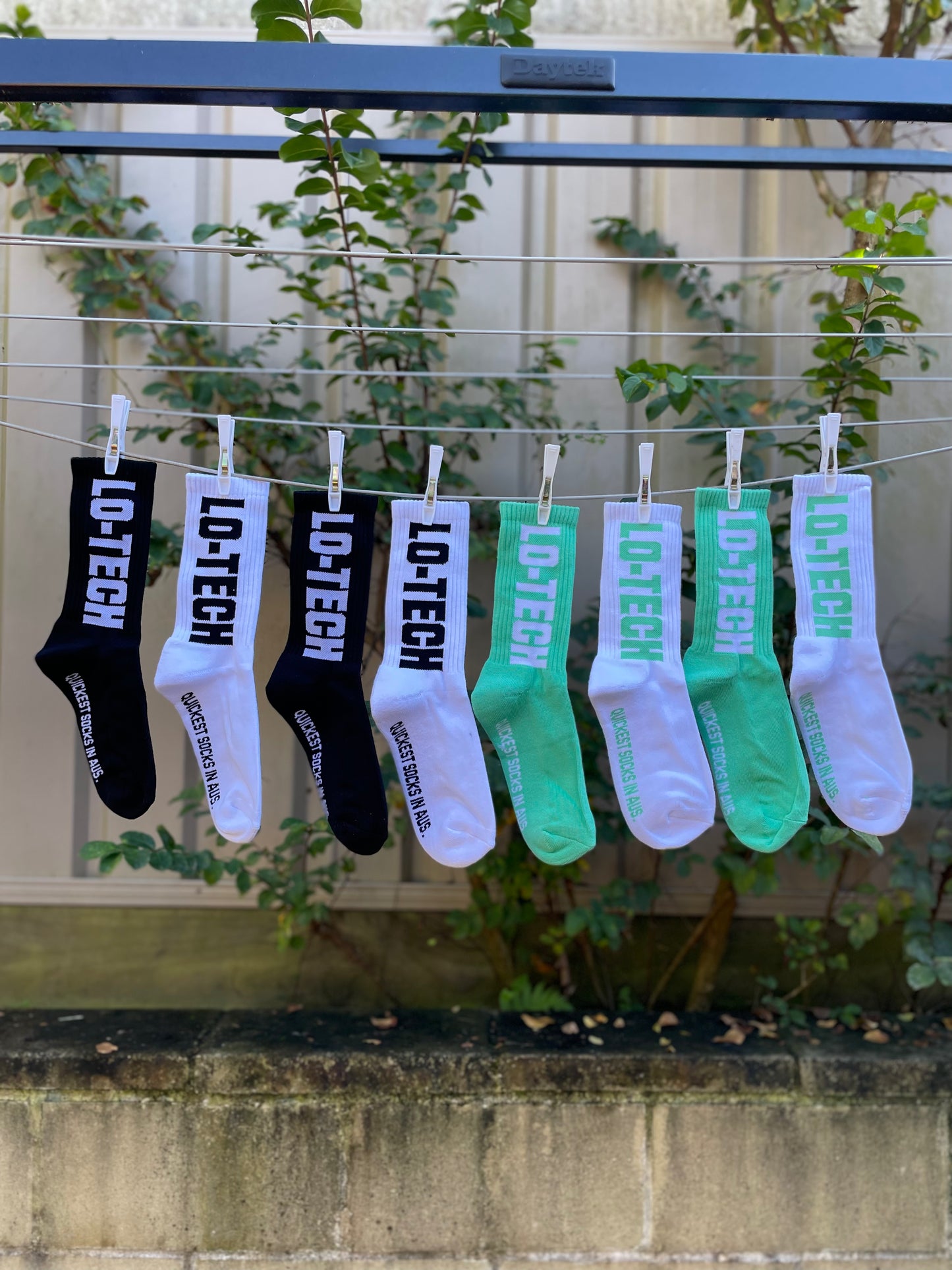 LO-TECH OG PANDA SOCKS
