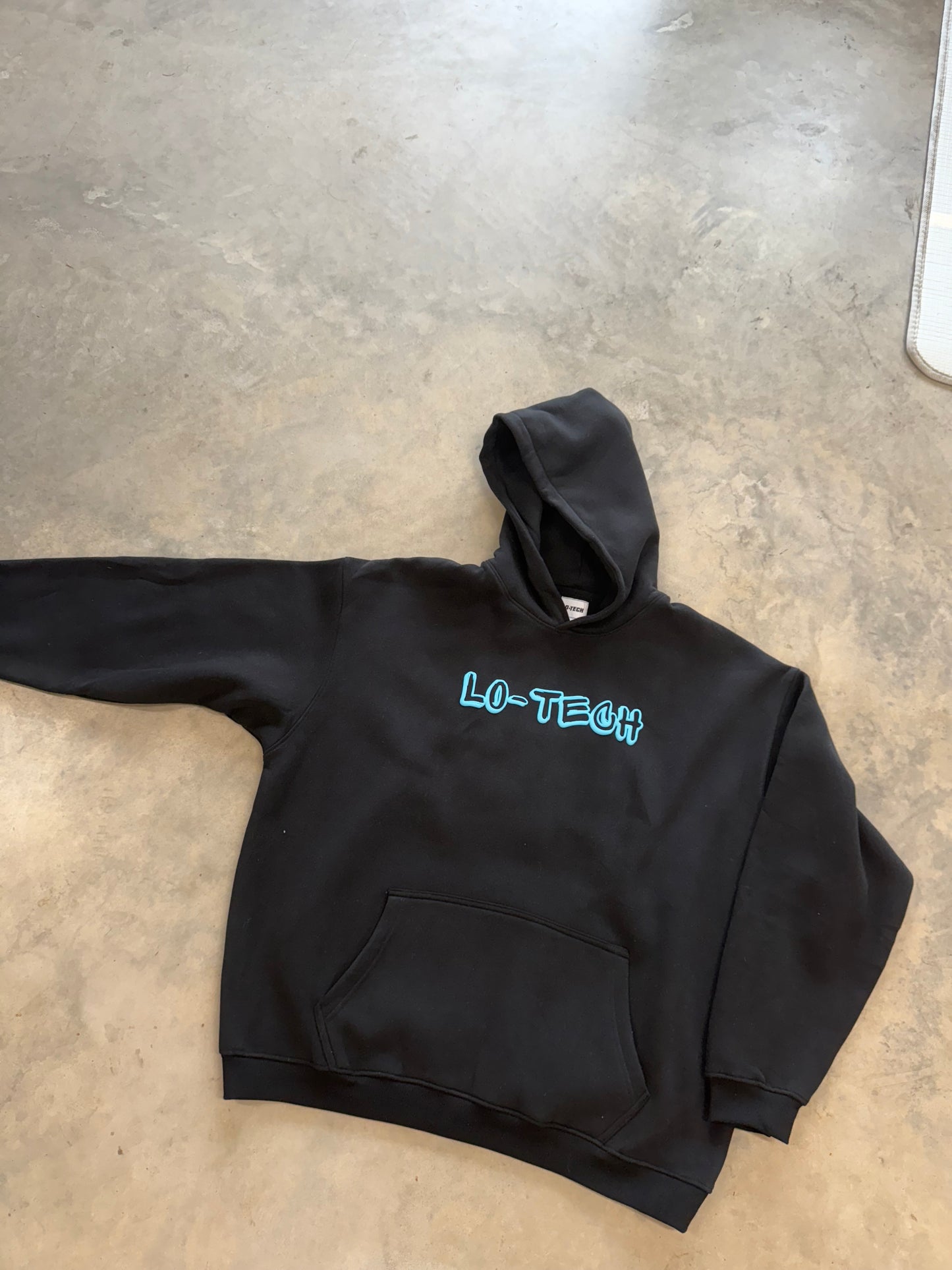 LO-TECH "CHECK IN ON YOUR MATES" HOODY (NEON BLUE/PINK) PRE ORDER